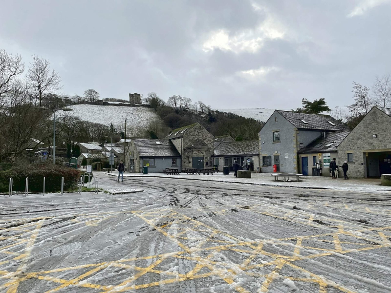 Castleton-car-park-and-tourist-information-centre
