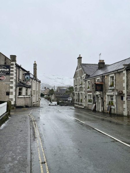 castleton-peak-district-derbyshire