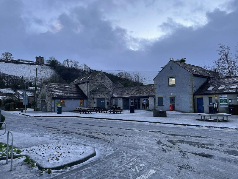 castleton-tourist-information-centre-and-car-park-on-a-winter-day