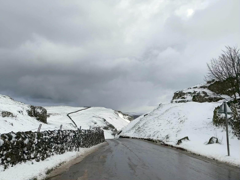 drive-from-buxton-to-castleton-steep-hills