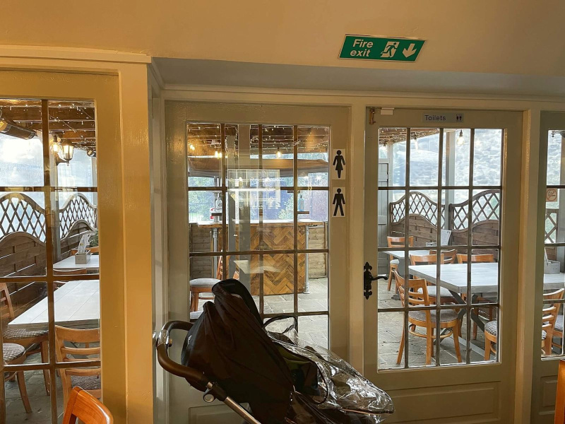 inside-rose-cottage-bistro-castleton-peak-district