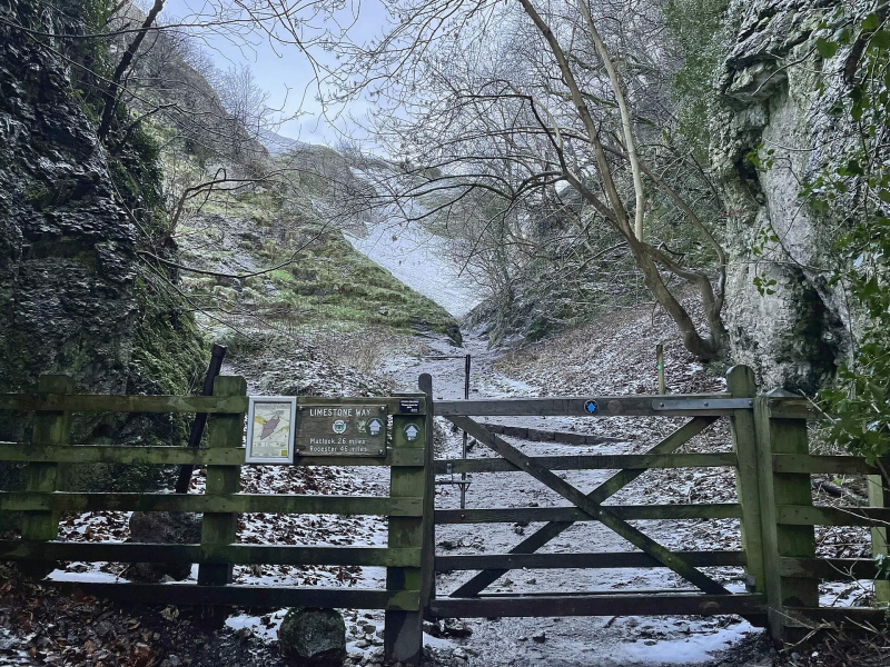 limestone-way-walk-entrance-from-castleton