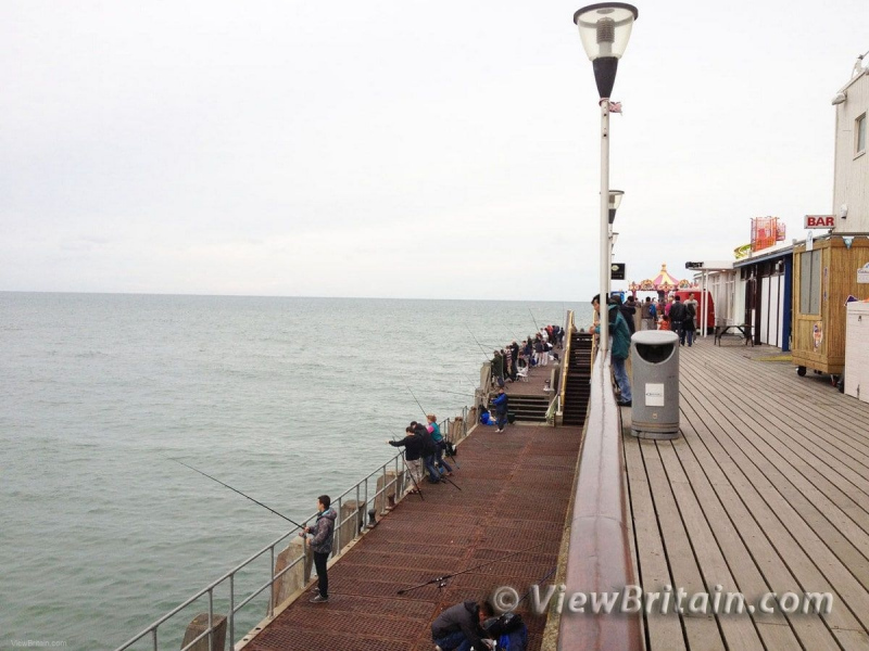 people-fishing-from-bournemouth-pier